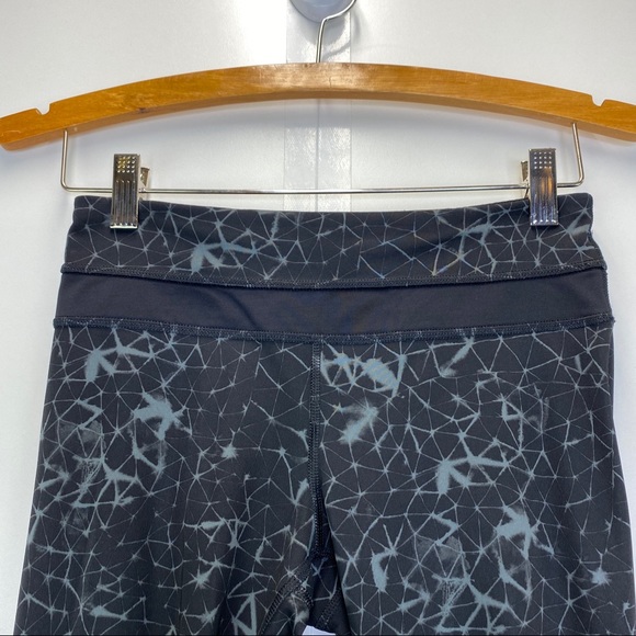 Lululemon Run Inspire 2 Crop Leggings with Mesh - Picture 8 of 15